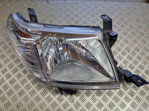 LAMPA FAR DESNA STRANA PREDNJA TOYOTA HILUX VII REDIZAJN 11R-