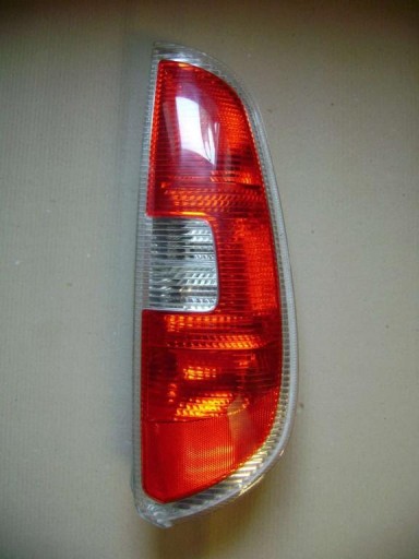 LAMPA FAR ZADNJA  DESNA STRANA SKODA ROOMSTER 06->