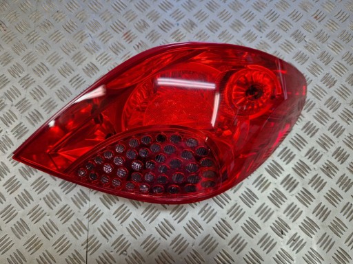 LAMPA FAR ZADNJA  DESNA STRANA PEUGEOT 207 HATCHBACK (OBIČNI) 2006R->