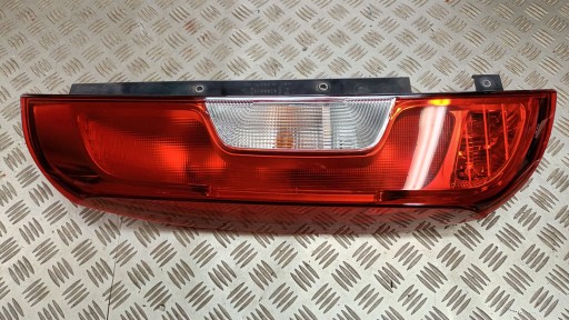 LAMPA FAR ZADNJA  LIJEVA STRANA ISPOD GEPEKA FIAT DOBLO II REDIZAJN 2014R->