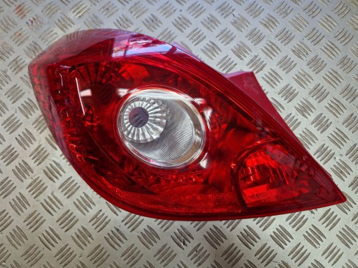 LAMPA FAR ZADNJA  DESNA STRANA ILI LIJEVA OPEL CORSA D 3 VRATA
