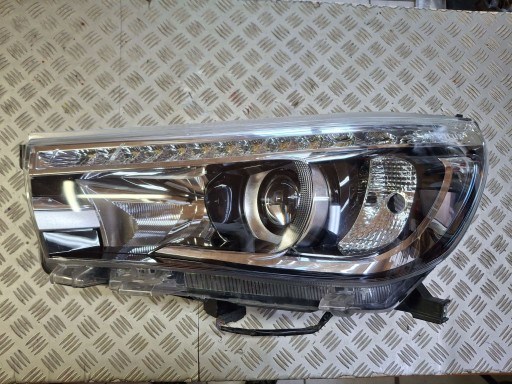 LAMPA FAR LIJEVA STRANA PREDNJA FULL LED TOYOTA HILUX VIII 2015R->