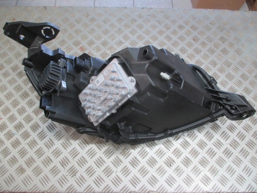 LAMPA FAR DESNA STRANA ILI LIJEVA LED PEUGEOT 208 II 2019R->