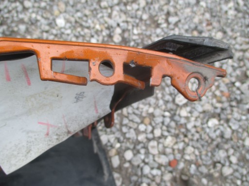 BRANIK ZADNJI SEAT ATECA 2016R->