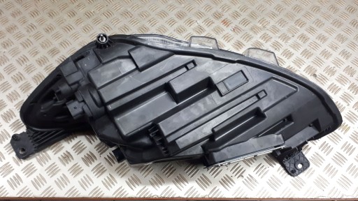 LAMPA FAR DESNA STRANA ILI LIJEVA FULL LED FORD FOCUS IV 18R-