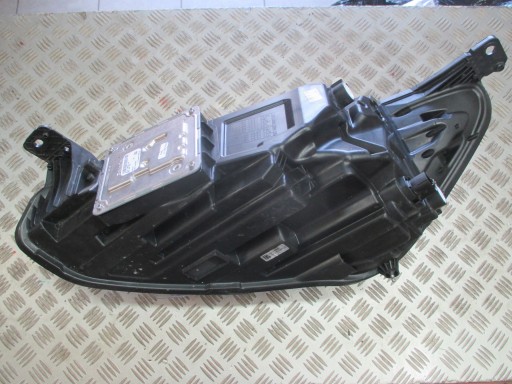 LAMPA FAR DESNA STRANA ILI LIJEVA FULL LED FORD FOCUS IV 18R-