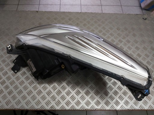 LAMPA FAR DESNA STRANA PREDNJA FORD KUGA II 2012R->