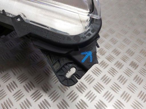 LAMPA FAR DESNA STRANA PREDNJA FORD KUGA II 2012R->