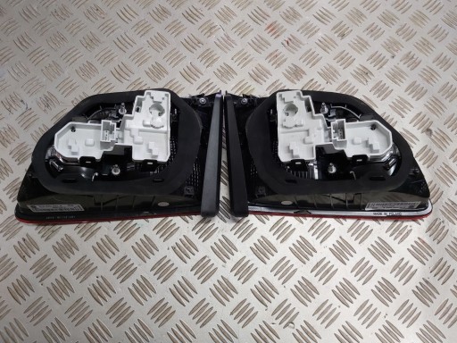 LAMPA FAR ZADNJA DESNA STRANA ILI LIJEVA VW GOLF SPORTSVAN 14R- LAMPA FAR ZADNJA DESNA STRANA ILI LIJEVA VW GOLF SPORTSVAN 14R-
