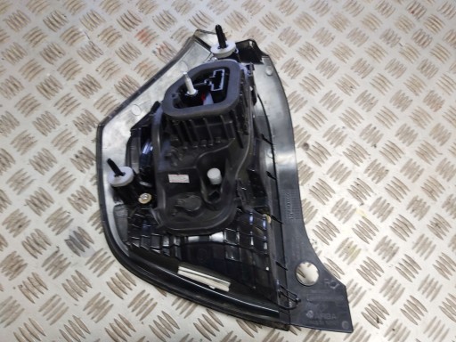 LAMPA FAR DESNA STRANA ZADNJA RENAULT TWINGO III 2014R-> LAMPA FAR DESNA STRANA ZADNJA RENAULT TWINGO III 2014R->