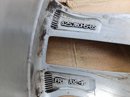 FELGA RENAULT 8.25 X 18 , ET 48