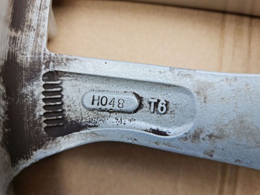 FELGA RENAULT 8.25 X 18 , ET 48