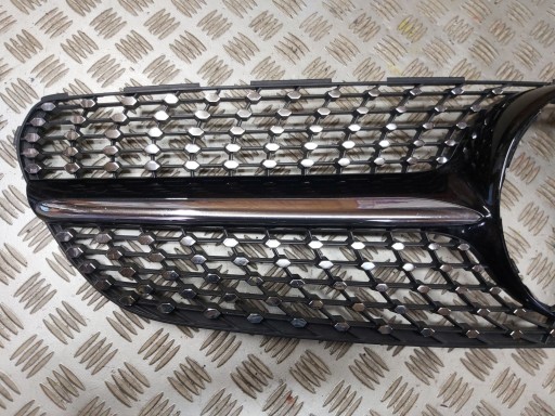 MASKA MERCEDES CLA SVAROWSKI 2013R->