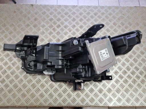 LAMPA FAR DESNA STRANA PREDNJA MAZDA 3 IV FULL LED BP 19R-