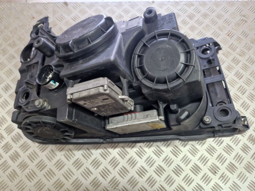 LAMPA FAR DESNA STRANA LIJEVA BI-XENON RANGE ROVER SPORT I 05R