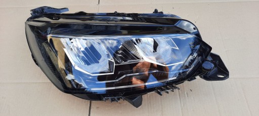 LAMPA FAR DESNA STRANA ILI LIJEVA LED PEUGEOT 208 II 2019R->