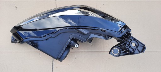 LAMPA FAR DESNA STRANA ILI LIJEVA PEUGEOT 208 II 2019R->