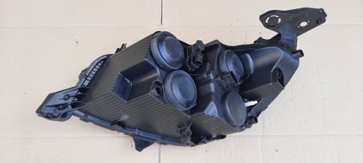 LAMPA FAR DESNA STRANA ILI LIJEVA PEUGEOT 208 II 2019R->