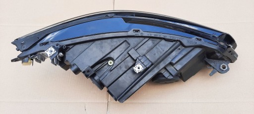 LAMPA FAR DESNA STRANA ILI LIJEVA PREDNJA VW GOLF VIII LED 2019R->