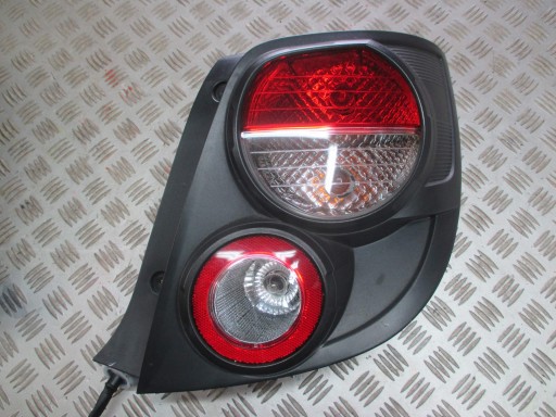 LAMPA FAR LIJEVA STRANA ILI DESNA CHEVROLET AVEO HATCHBACK (OBIČNI) T300 11R-