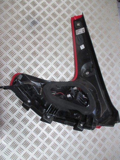 LAMPA FAR ZADNJA DESNA STRANA LED VOLVO V40 2012R-> LAMPA FAR ZADNJA DESNA STRANA LED VOLVO V40 2012R->