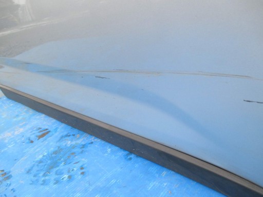 VRATA DESNA PREDNJA STRANA CHEVROLET ORLANDO 2010R-> VRATA DESNA PREDNJA STRANA CHEVROLET ORLANDO 2010R->