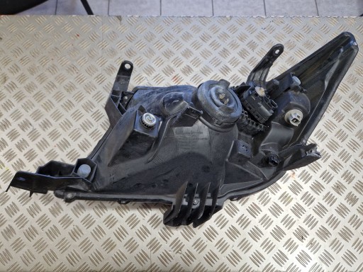 LAMPA FAR DESNA STRANA PREDNJA TOYOTA HILUX VII REDIZAJN 11R- LAMPA FAR DESNA STRANA PREDNJA TOYOTA HILUX VII REDIZAJN 11R-