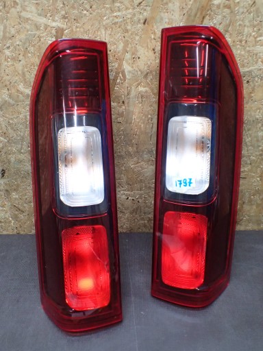 LAMPA FAR LAMPE FAROVI  ZADNJI RENAULT TRAFIC OPEL VIVARO 14-