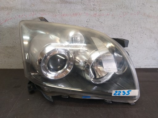 LAMPA FAR PREDNJA STRANA DESNA TOYOTA AVENSIS T25 REDIZAJN