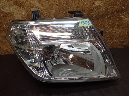 LAMPA FAR PREDNJA STRANA DESNA NISSAN NAVARA PATHFINDE D40 REDIZAJN
