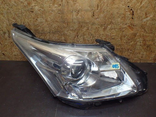 LAMPA FAR PREDNJA STRANA DESNA TOYOTA AVENSIS T27 LEČA