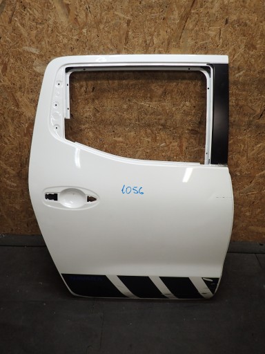 VRATA ZADNJI DESNA NISSAN NAVARA NP300 15-