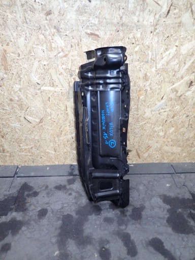 POKLOPAC KADA KOTAČA NOSAČ LAMY ZADNJI LIJEVA STRANA TOYOTA HILUX