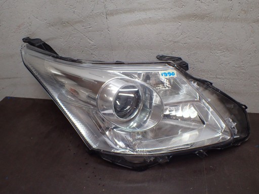 LAMPA FAR PREDNJA STRANA DESNA TOYOTA AVENSIS T27 LEČA
