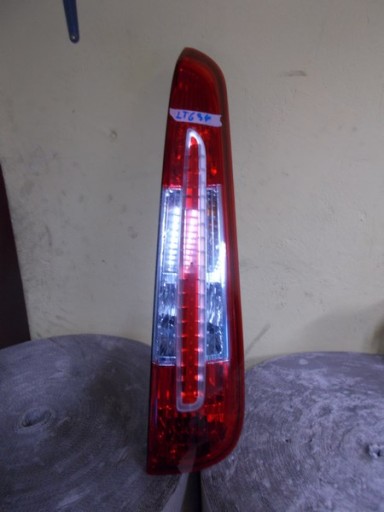 LAMPA FAR ZADNJI ZADNJA  DESNA STRANA FORD C MAX REDIZAJN 07-10 LED