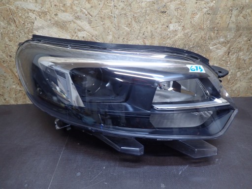 LAMPA FAR PREDNJA STRANA DESNA OPEL ZAFIRA D VIVARO C XENON 16-