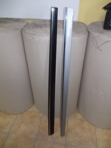 KOMPLET LAJSNA NA VRATA MERCEDES CLK W209 PREDNJA STRANA