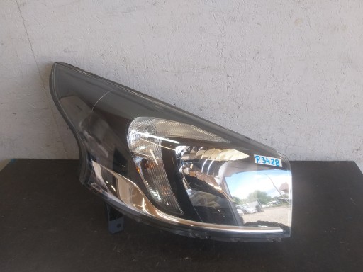 LAMPA FAR PREDNJA STRANA DESNA OPEL VIVARO B 260100647R