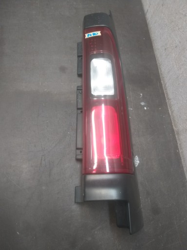 LAMPA FAR ZADNJI DESNA STRANA OPEL VIVARO RENAULT TRAFIC FIAT TALENTO 14- ISPOD VRATA
