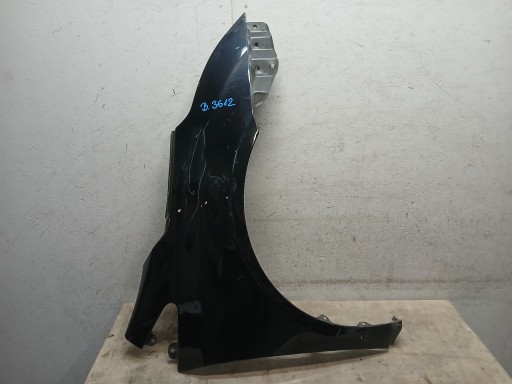 BLATOBRAN PREDNJA STRANA DESNA TOYOTA AVENSIS T27