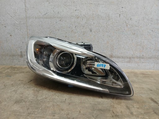 LAMPA FAR PREDNJA STRANA DESNA VOLVO S60 V60 REDIZAJN 13- XENON ZAKRETNI 31420254