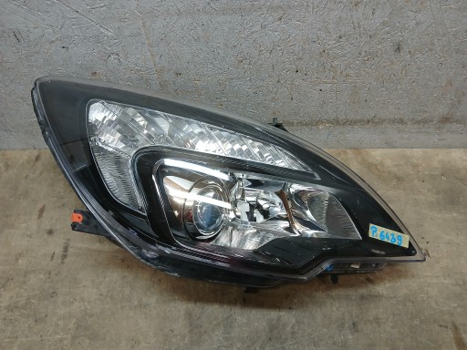 LAMPA FAR PREDNJA STRANA DESNA OPEL MERIVA B REDIZAJN LEČA 13305430