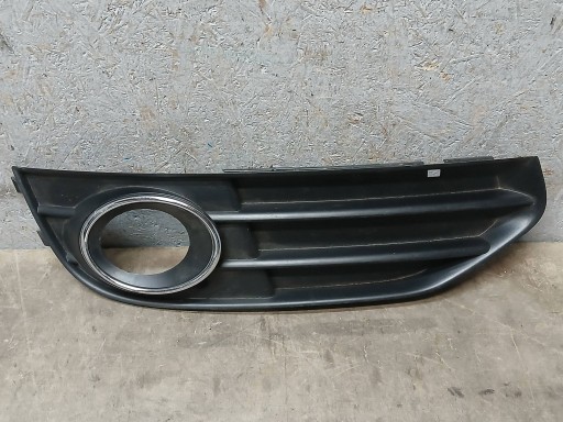 BRANIK PREDNJA STRANA DESNA MREŽICA AUDI A4 B8 ALLROAD 8K 8K0807682H