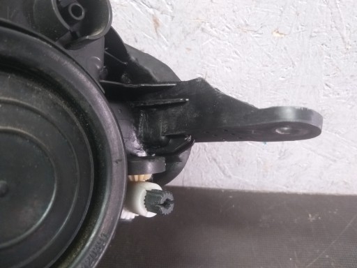 LAMPA FAR PREDNJA STRANA DESNA FORD ECOSPORT REDIZAJN LEČA LED GN15-13W029-JE