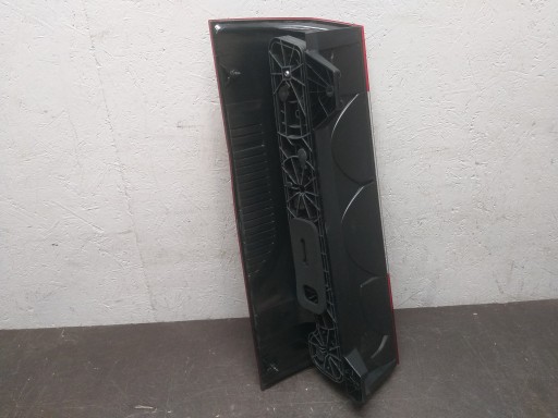 LAMPA FAR ZADNJI DESNA STRANA MERCEDES SPRINTER W907 W910 A9108200100 LAMPA FAR ZADNJI DESNA STRANA MERCEDES SPRINTER W907 W910 A9108200100
