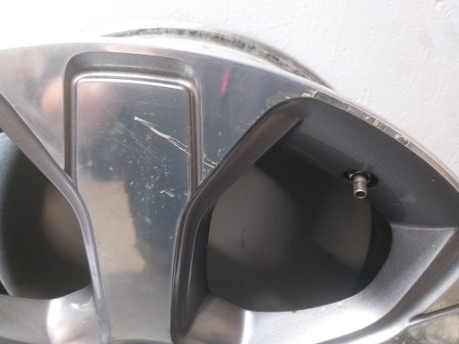 FELGA ALUMINIJSKA LAND RANGE ROVER 9,5J 22