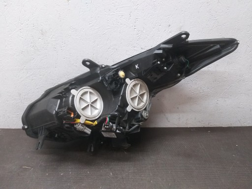 LAMPA FAR PREDNJA STRANA DESNA NISSAN GTR XENON 100-63954