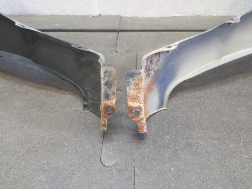 BLATOBRAN PREDNJA STRANA LIJEVA ILI DESNA TOYOTA HILUX REDIZAJN 11-