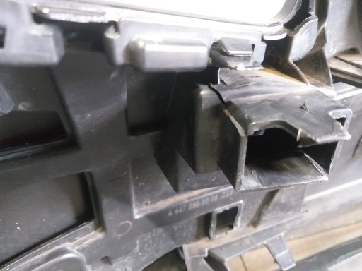 BRANIK PREDNJA STRANA MERCEDES V KLASA VIANO W447