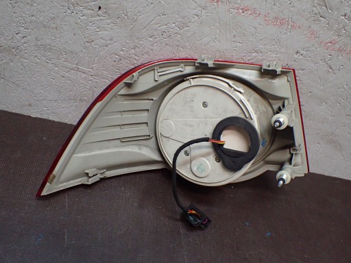 LAMPA FAR ZADNJI DESNA STRANA VW EOS